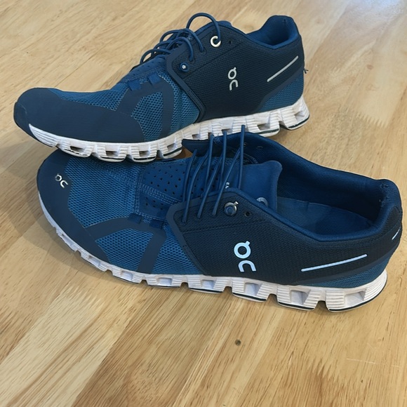 On Running Other - On Cloud Mens Running Sneakers Blue and White Size 9